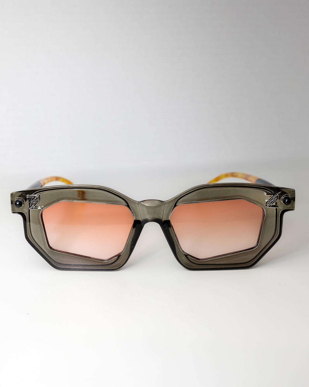 AVANT Charcoal Grey/Rose Gradient
