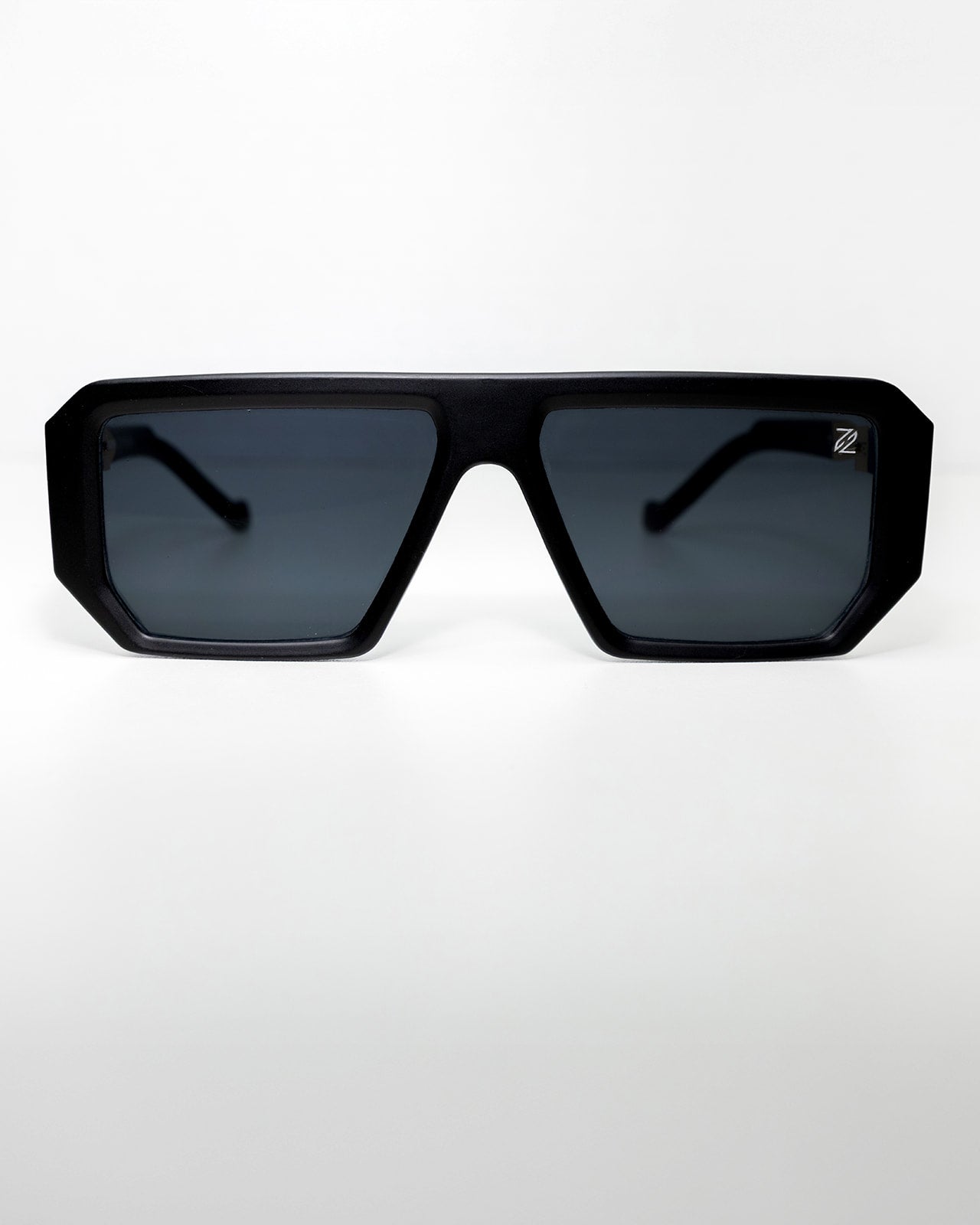 SYZER Black gallery