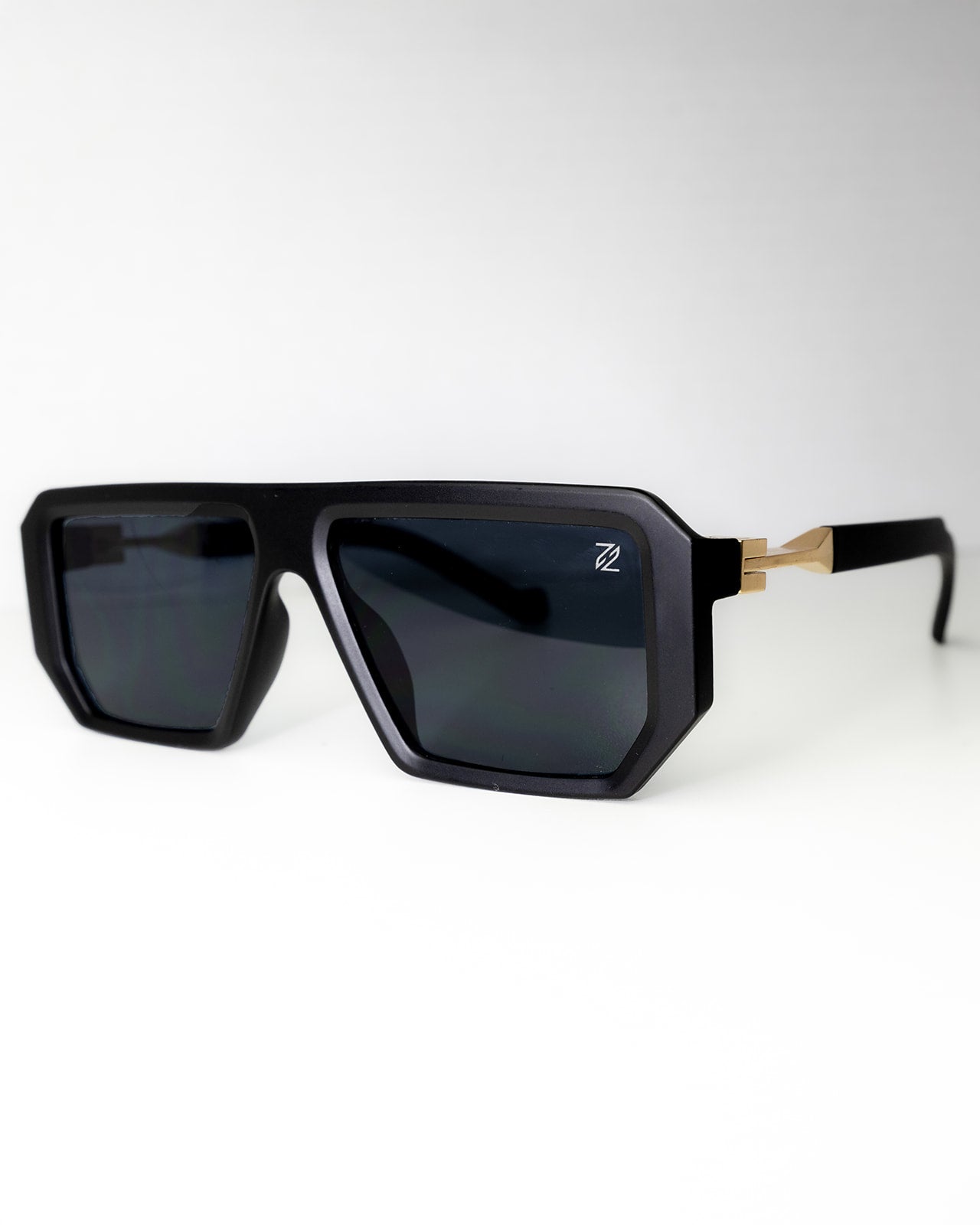 SYZER Black gallery